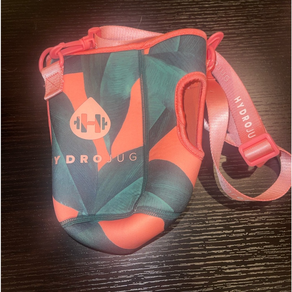 HYDROJUG Pink Sleeve with Leaves
